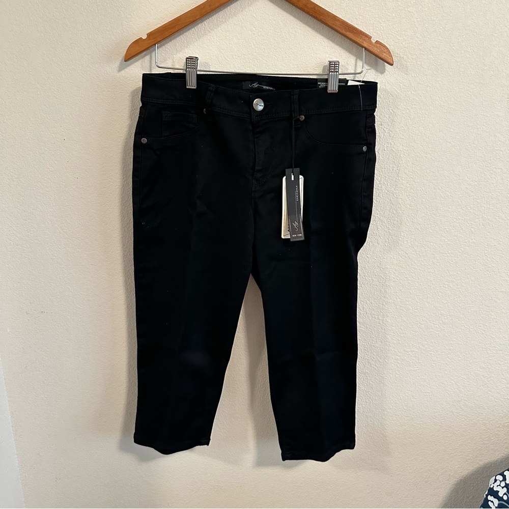 A3 Design Capris
